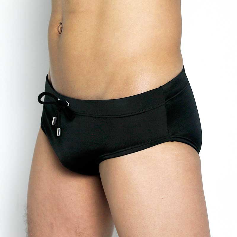 bañador negro diagonal